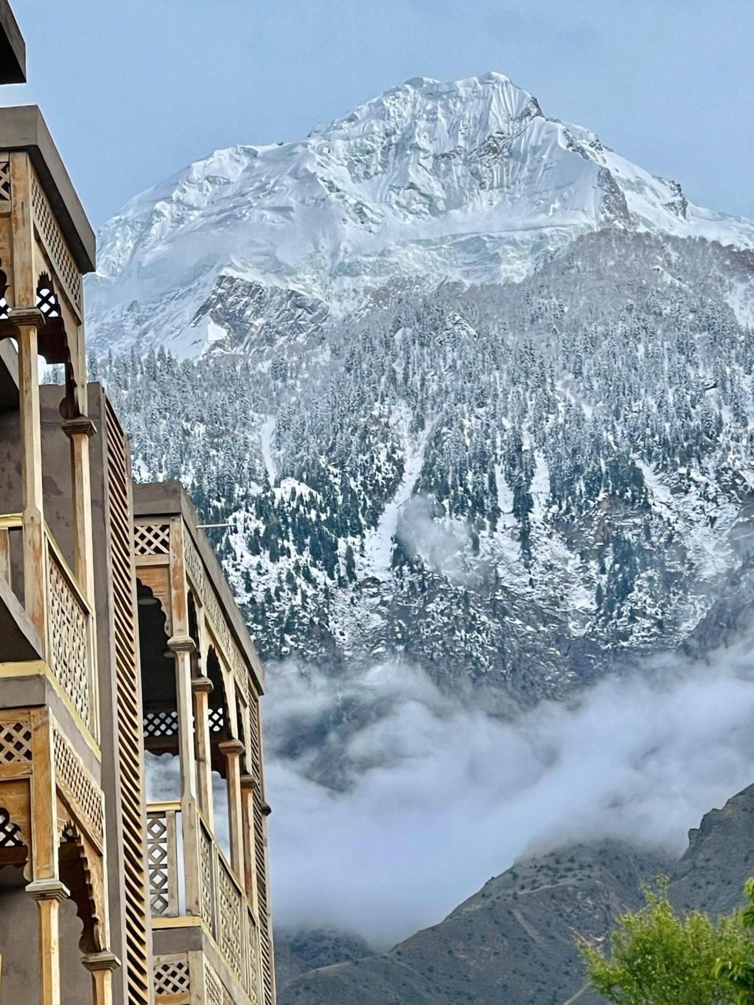 Dumani Nagar Hotel & Resort Karimabad  Exterior foto