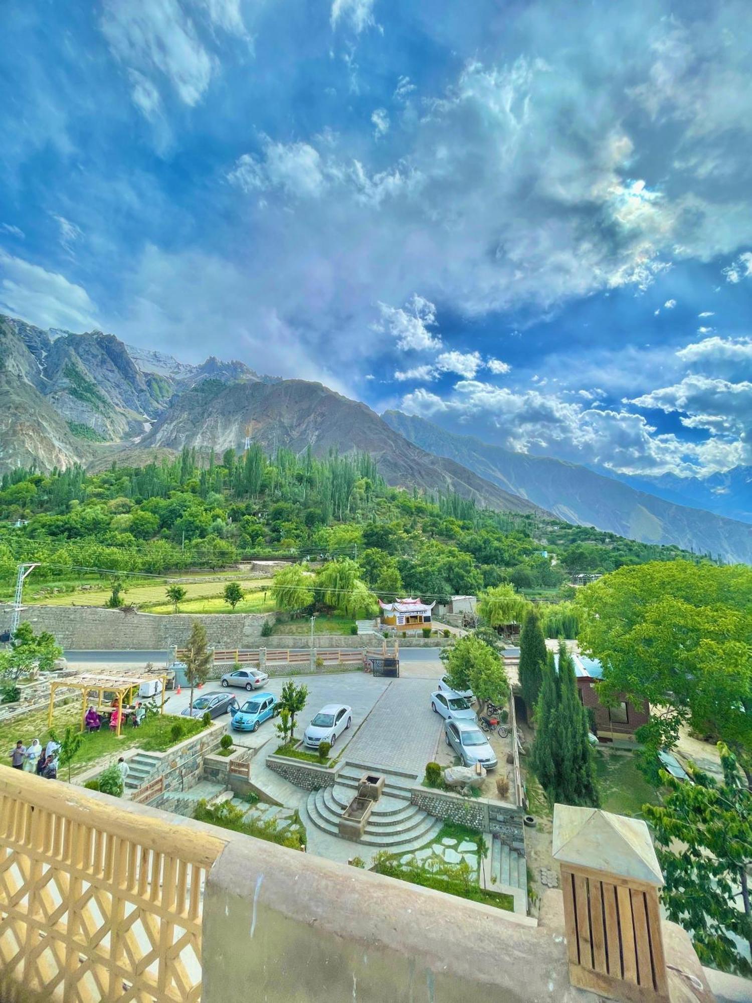 Dumani Nagar Hotel & Resort Karimabad  Exterior foto