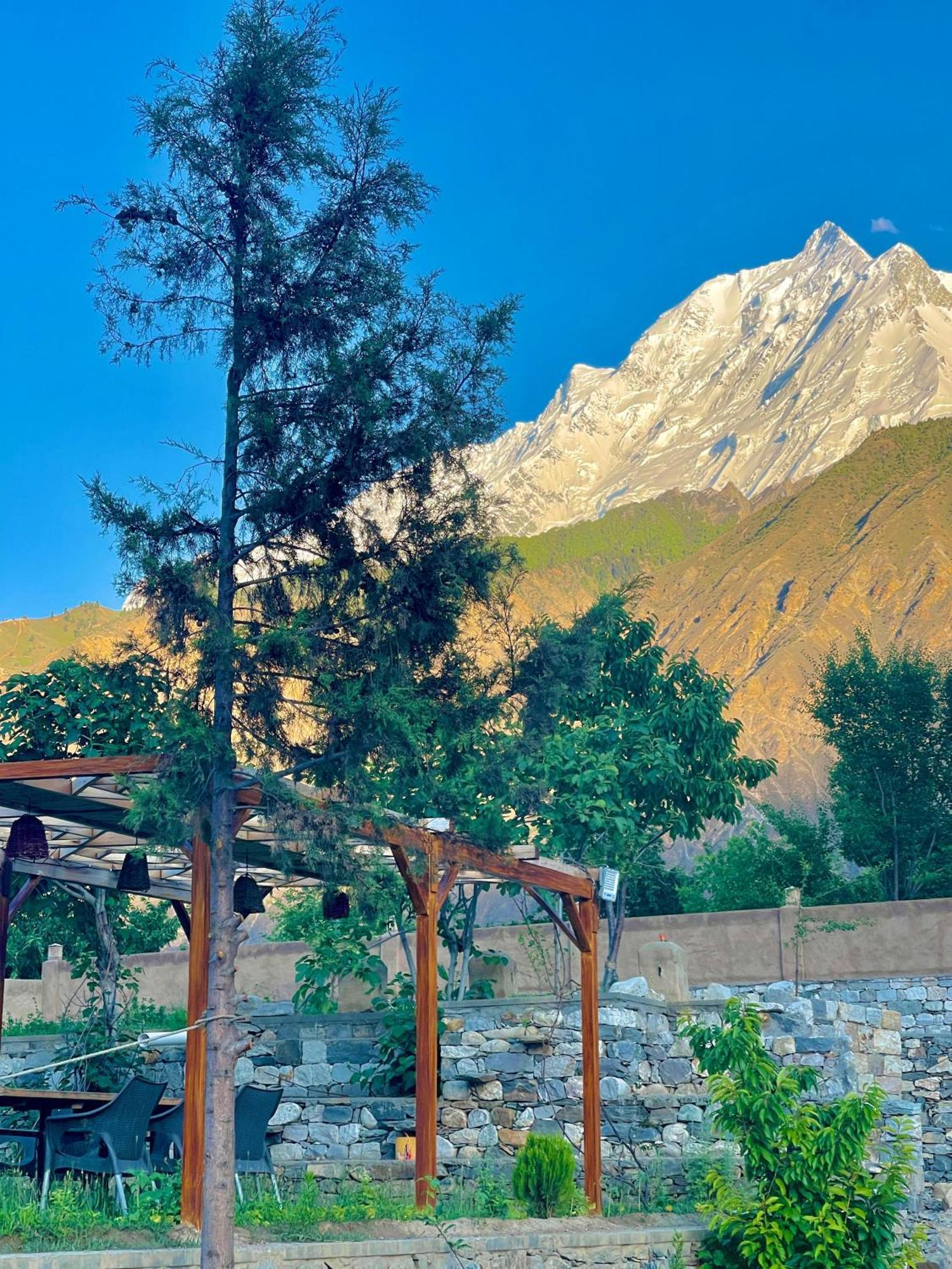 Dumani Nagar Hotel & Resort Karimabad  Exterior foto