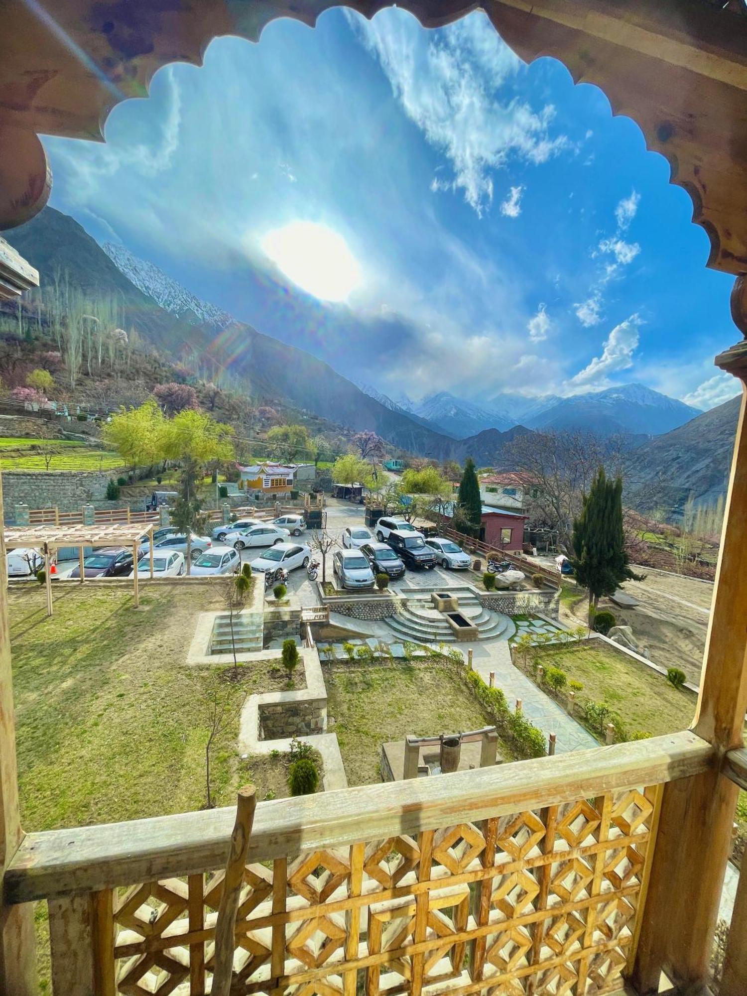 Dumani Nagar Hotel & Resort Karimabad  Exterior foto