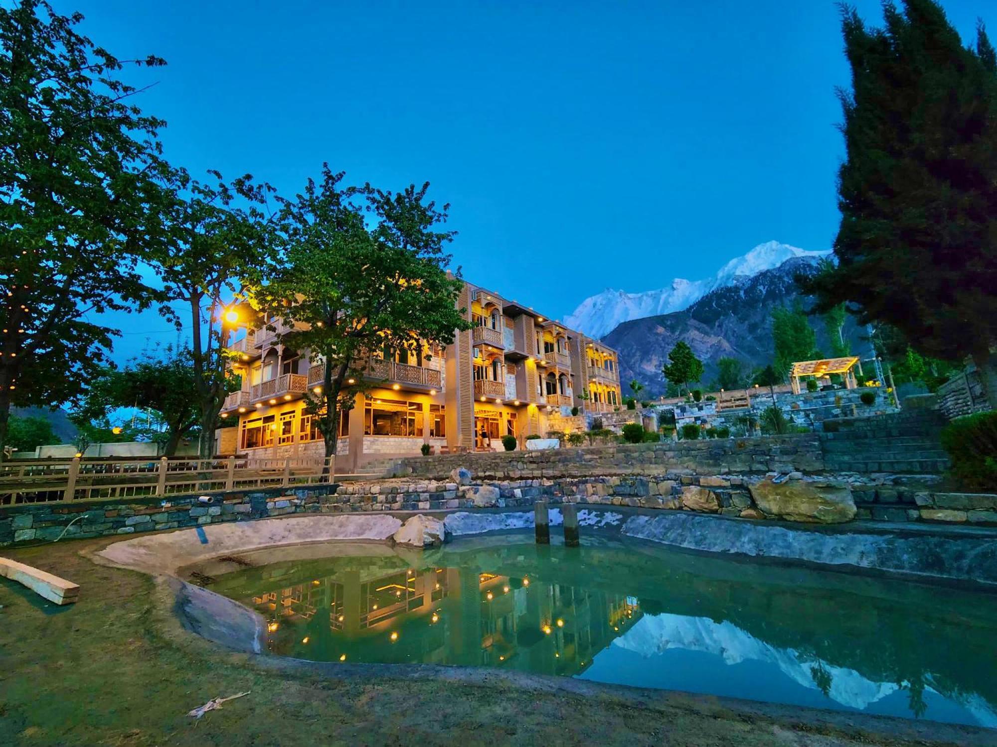 Dumani Nagar Hotel & Resort Karimabad  Exterior foto