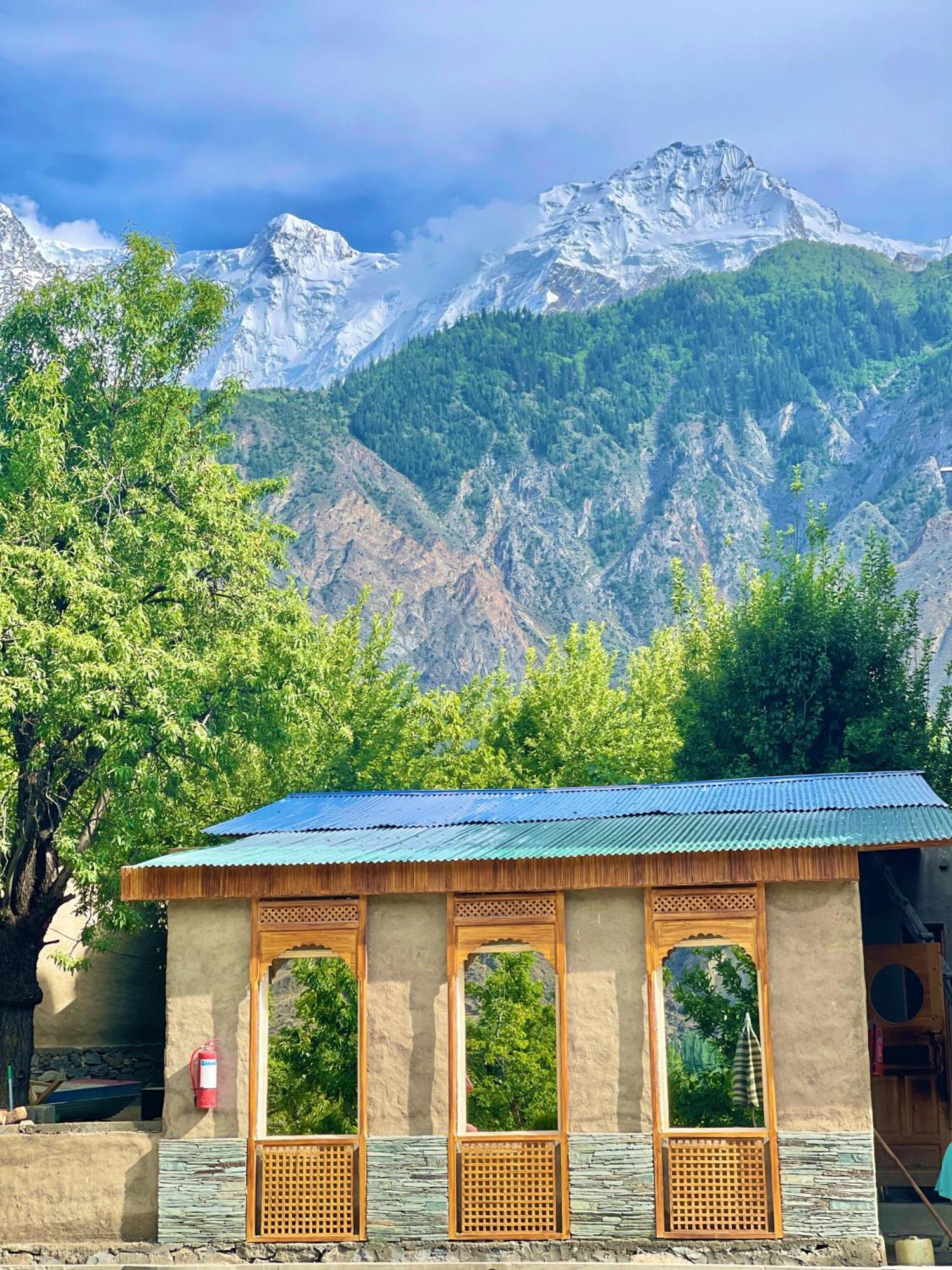 Dumani Nagar Hotel & Resort Karimabad  Exterior foto